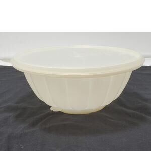Vintage Tupperware 3 Pc Set Jel-N-Serve Mold with Heart Shape & Seal.